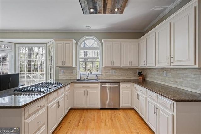 1045 Tullmore Drive, Roswell, GA 30075