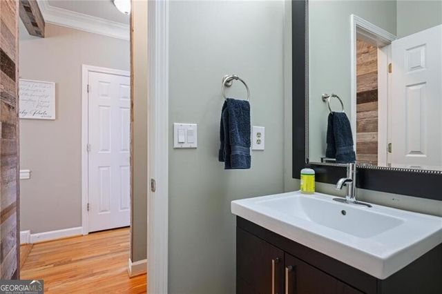 1045 Tullmore Drive, Roswell, GA 30075