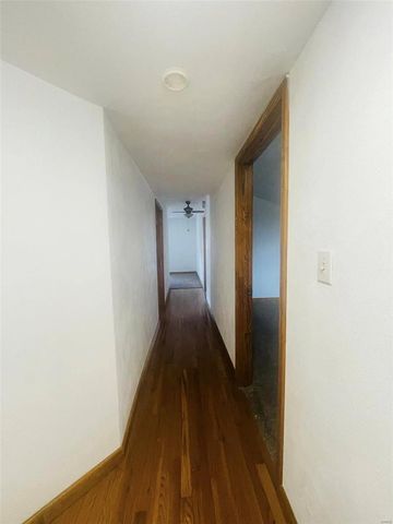 14 N High Street, Smithton, IL 62285