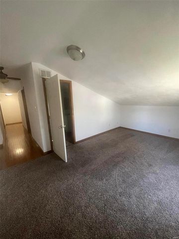 14 N High Street, Smithton, IL 62285