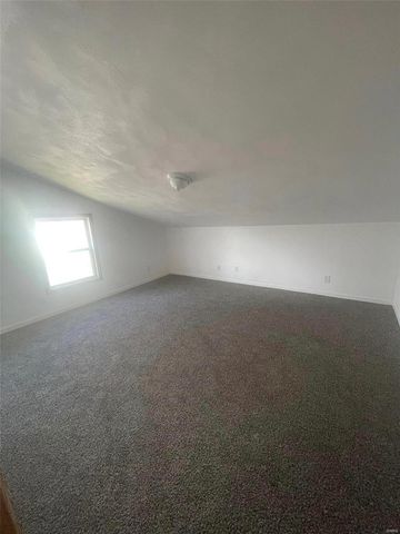 14 N High Street, Smithton, IL 62285