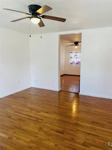 14 N High Street, Smithton, IL 62285