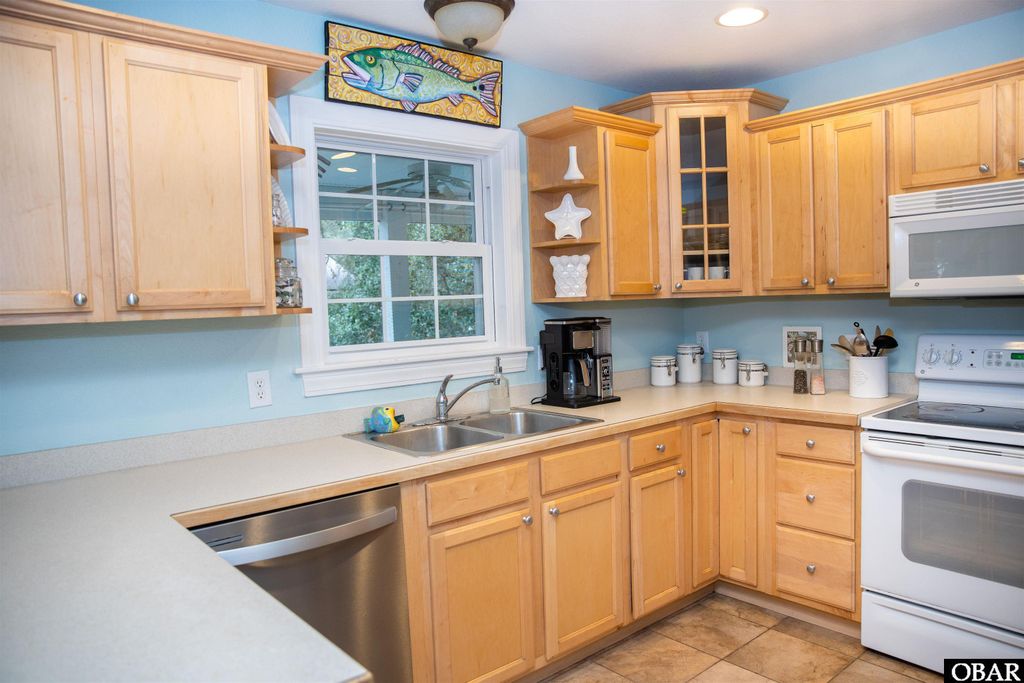 Image 11 of property listing at 207 W Barnes Street Lot 4, Nags Head, NC 27959