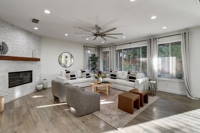 300 Alwoodley Ct, Roseville, CA 95678