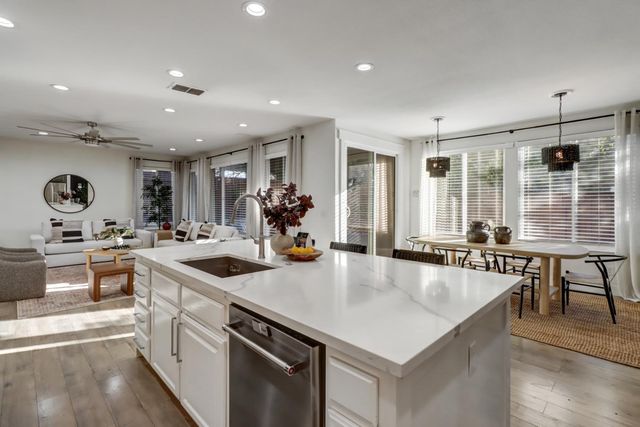 300 Alwoodley Ct, Roseville, CA 95678