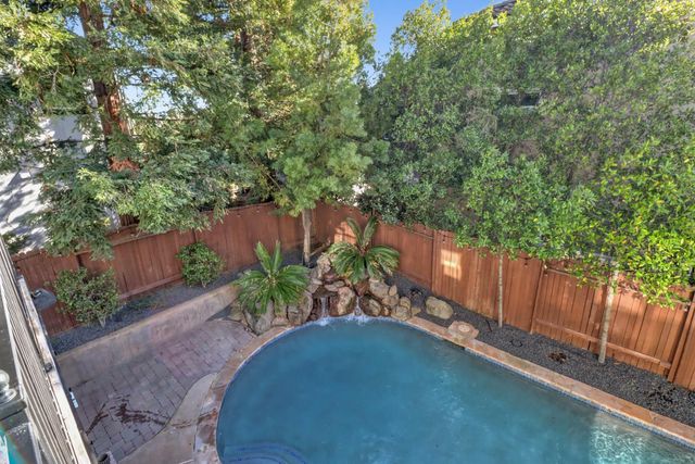 300 Alwoodley Ct, Roseville, CA 95678