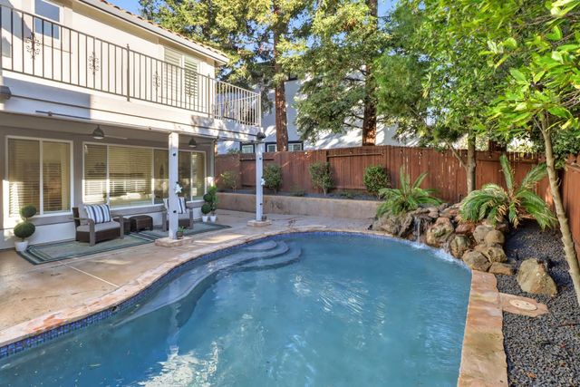 300 Alwoodley Ct, Roseville, CA 95678