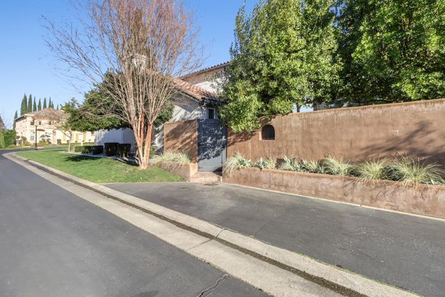 300 Alwoodley Ct, Roseville, CA 95678