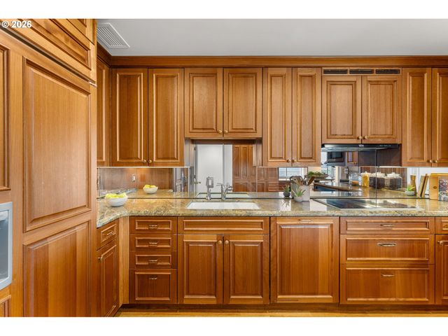 1414 Sw 3RD Ave 2001, Portland, OR 97201
