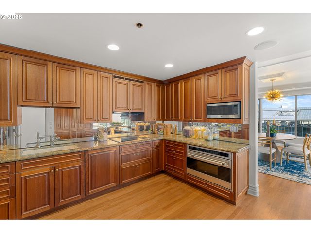 1414 Sw 3RD Ave 2001, Portland, OR 97201