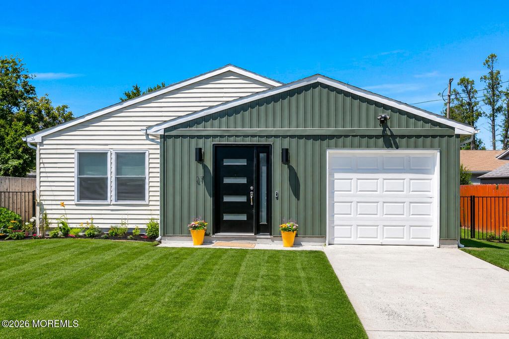 27 Passaic Street, North Middletown, NJ 07758