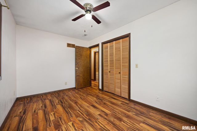 719 Schilpp Court, Hopedale, IL 61747