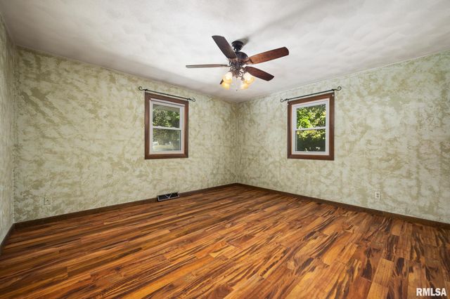 719 Schilpp Court, Hopedale, IL 61747