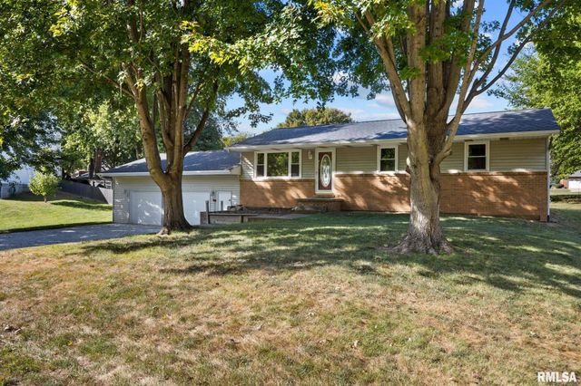 719 Schilpp Court, Hopedale, IL 61747