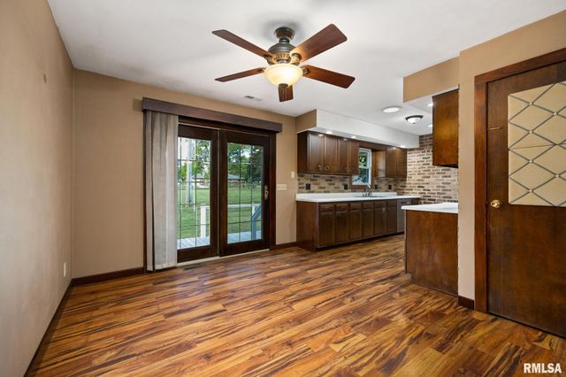 719 Schilpp Court, Hopedale, IL 61747