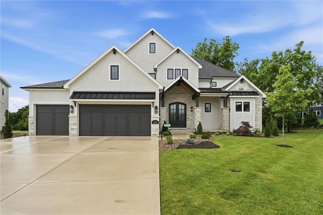 17028 Parkhill Street, Overland Park, KS 66221