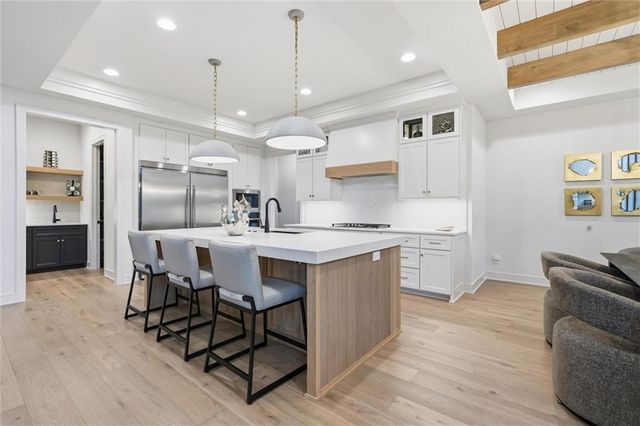 17028 Parkhill Street, Overland Park, KS 66221