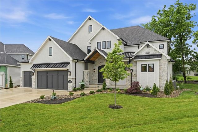 17028 Parkhill Street, Overland Park, KS 66221