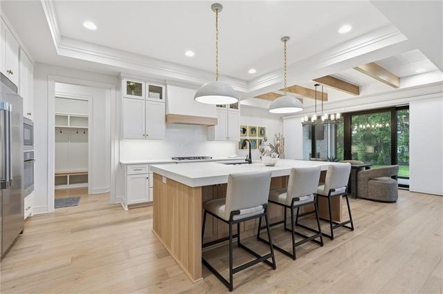 17028 Parkhill Street, Overland Park, KS 66221