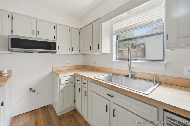 598 W 147th Place S, Glenpool, OK 74033