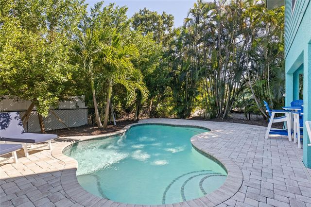 7005 HOLMES BOULEVARD, Holmes Beach, FL 34217
