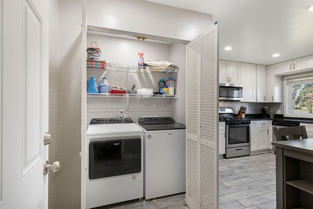 701 W Lake Park Drive, Addison, IL 60101