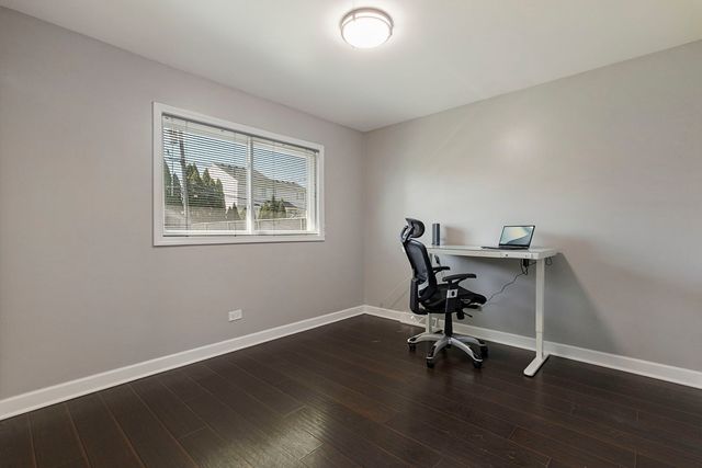 701 W Lake Park Drive, Addison, IL 60101