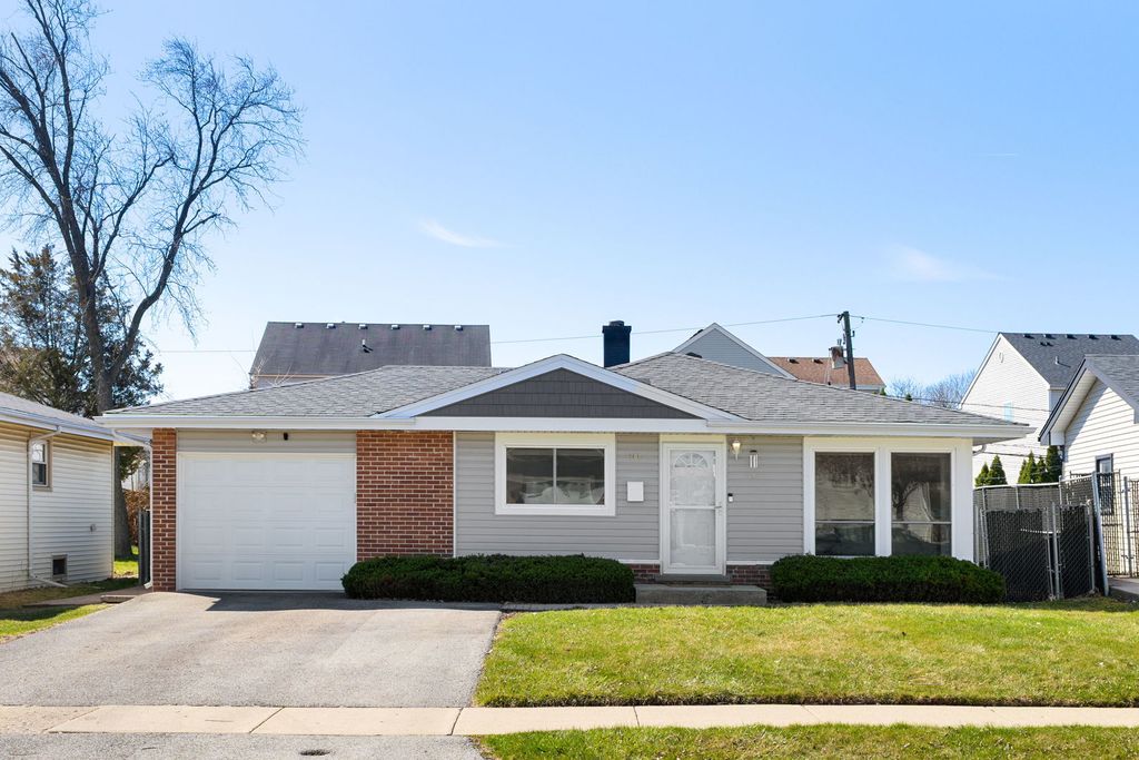 701 W Lake Park Drive, Addison, IL 60101