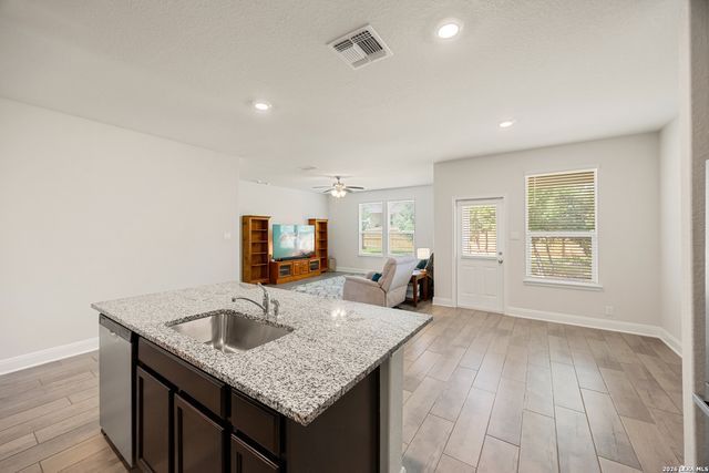 14035 Nolan Falls, San Antonio, TX 78253