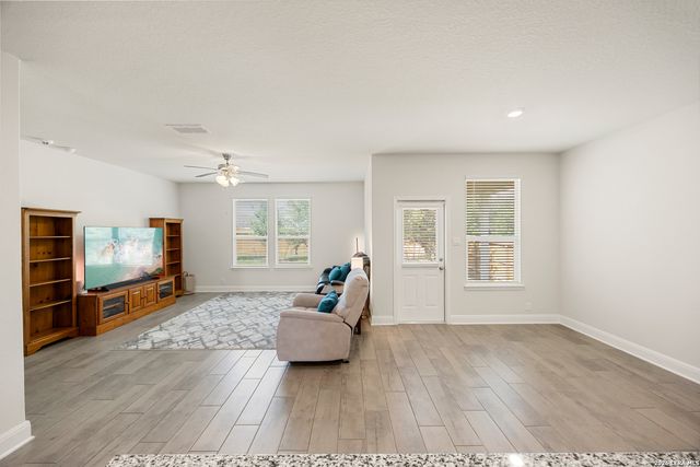 14035 Nolan Falls, San Antonio, TX 78253