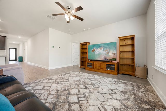 14035 Nolan Falls, San Antonio, TX 78253