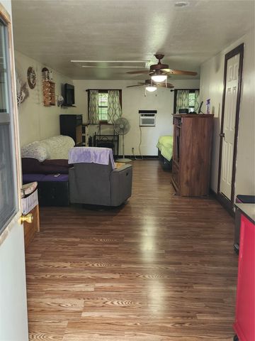 9353 S Fm 730, Azle, TX 76020