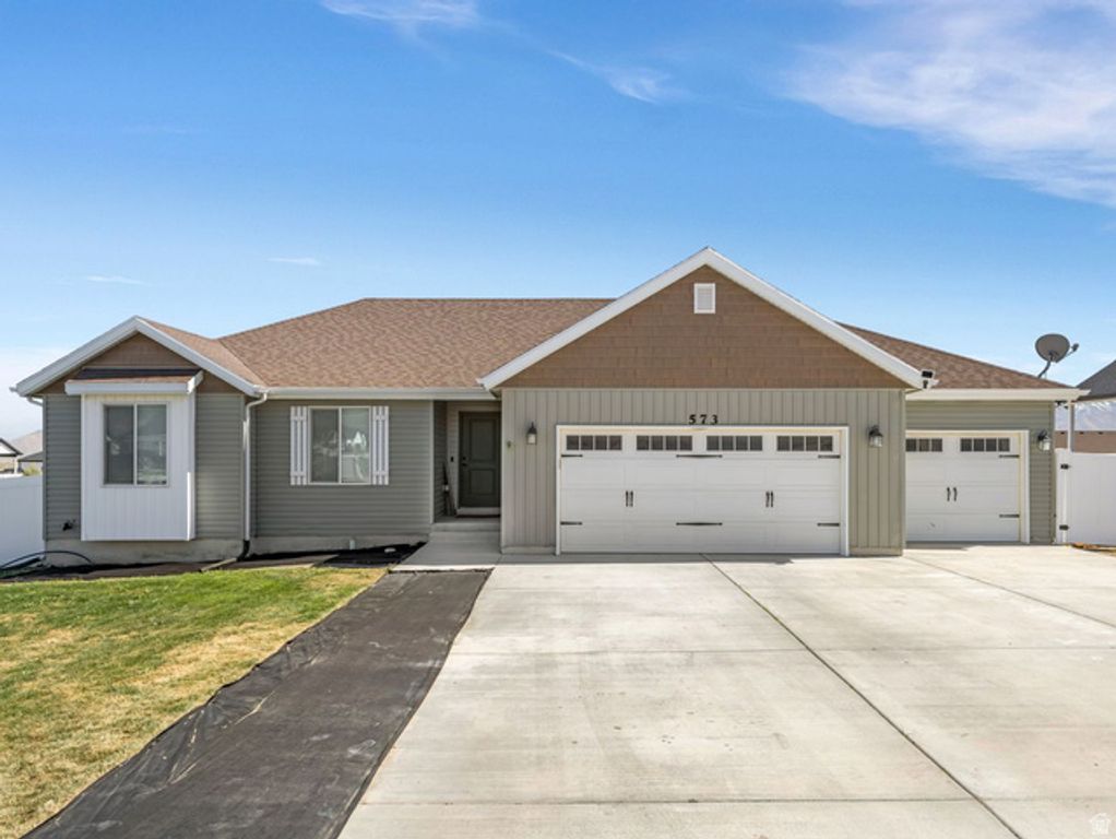 573 S MAXWELL DR, Grantsville, UT 84029