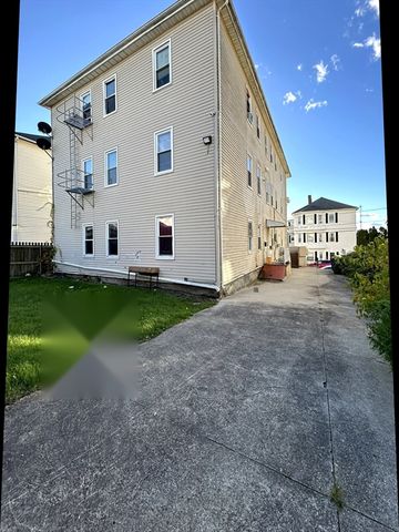 62 Pitman St 2R, Fall River, MA 02723