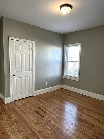 62 Pitman St 2R, Fall River, MA 02723