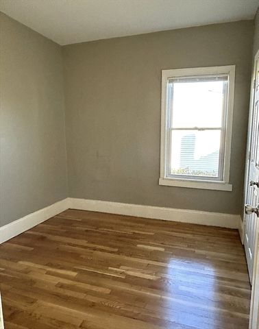 62 Pitman St 2R, Fall River, MA 02723