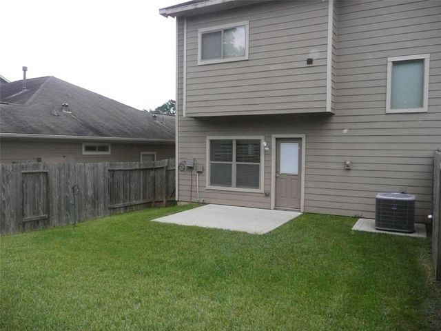 34 Woodland Hills Drive B, Conroe, TX 77303