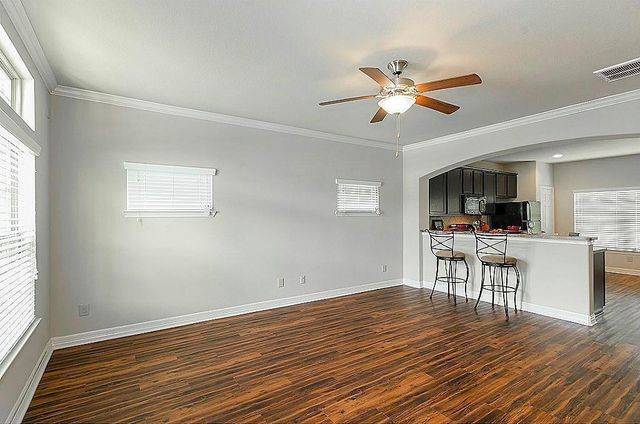 34 Woodland Hills Drive B, Conroe, TX 77303