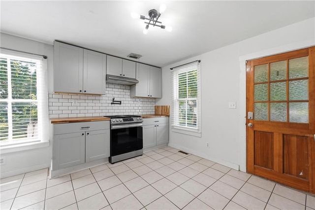 812 Cedar Street, Pleasant Hill, MO 64080