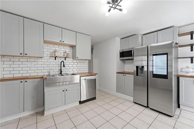 812 Cedar Street, Pleasant Hill, MO 64080