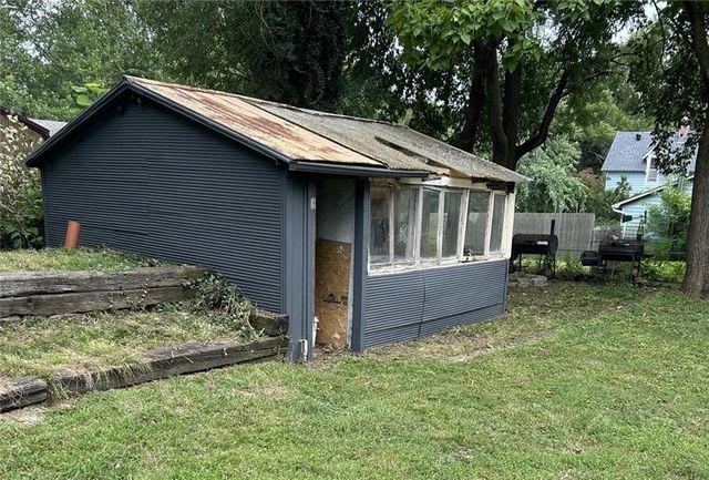 812 Cedar Street, Pleasant Hill, MO 64080