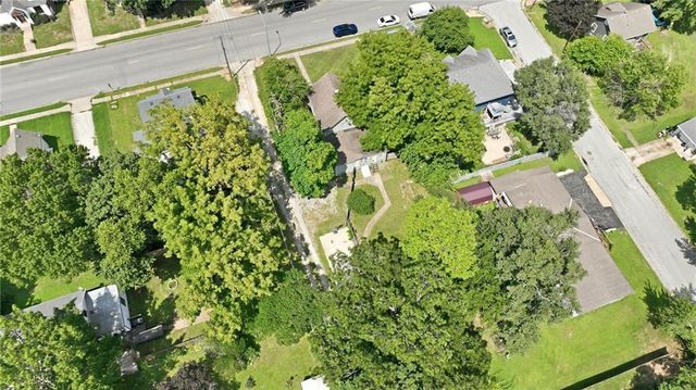 812 Cedar Street, Pleasant Hill, MO 64080