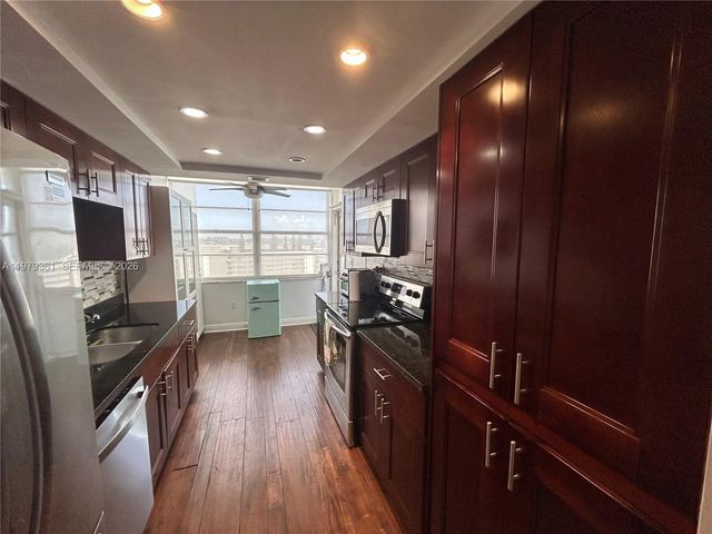 18031 Biscayne Blvd 904, Aventura, FL 33160