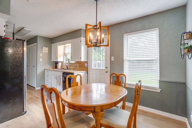 517 Post Oak Lane, Burleson, TX 76028