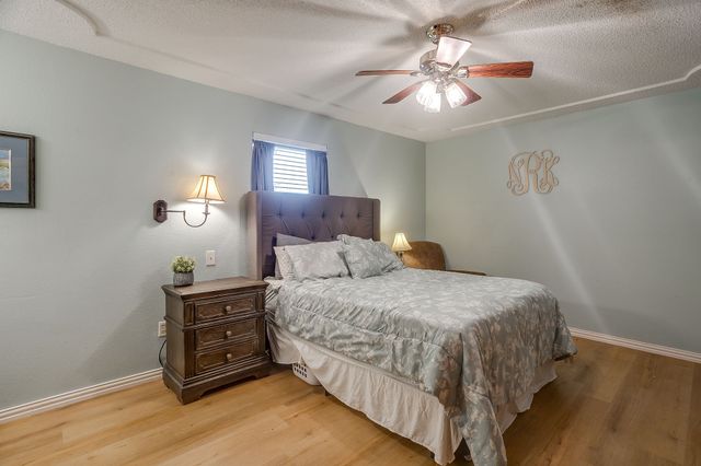 517 Post Oak Lane, Burleson, TX 76028