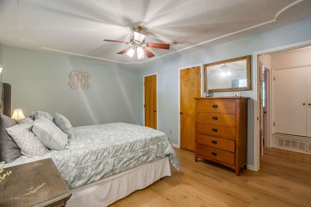 517 Post Oak Lane, Burleson, TX 76028