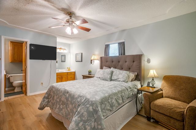 517 Post Oak Lane, Burleson, TX 76028