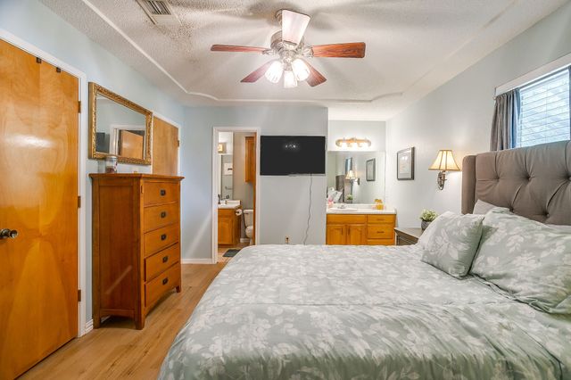 517 Post Oak Lane, Burleson, TX 76028