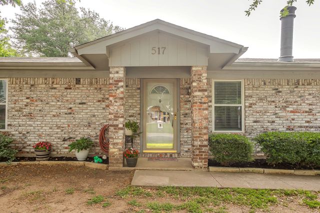 517 Post Oak Lane, Burleson, TX 76028