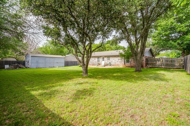 517 Post Oak Lane, Burleson, TX 76028